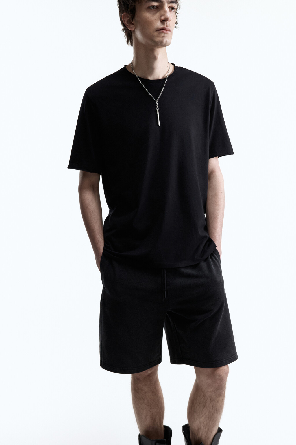 Футболка хлопковая с открытыми срезами - цвет черный - 4