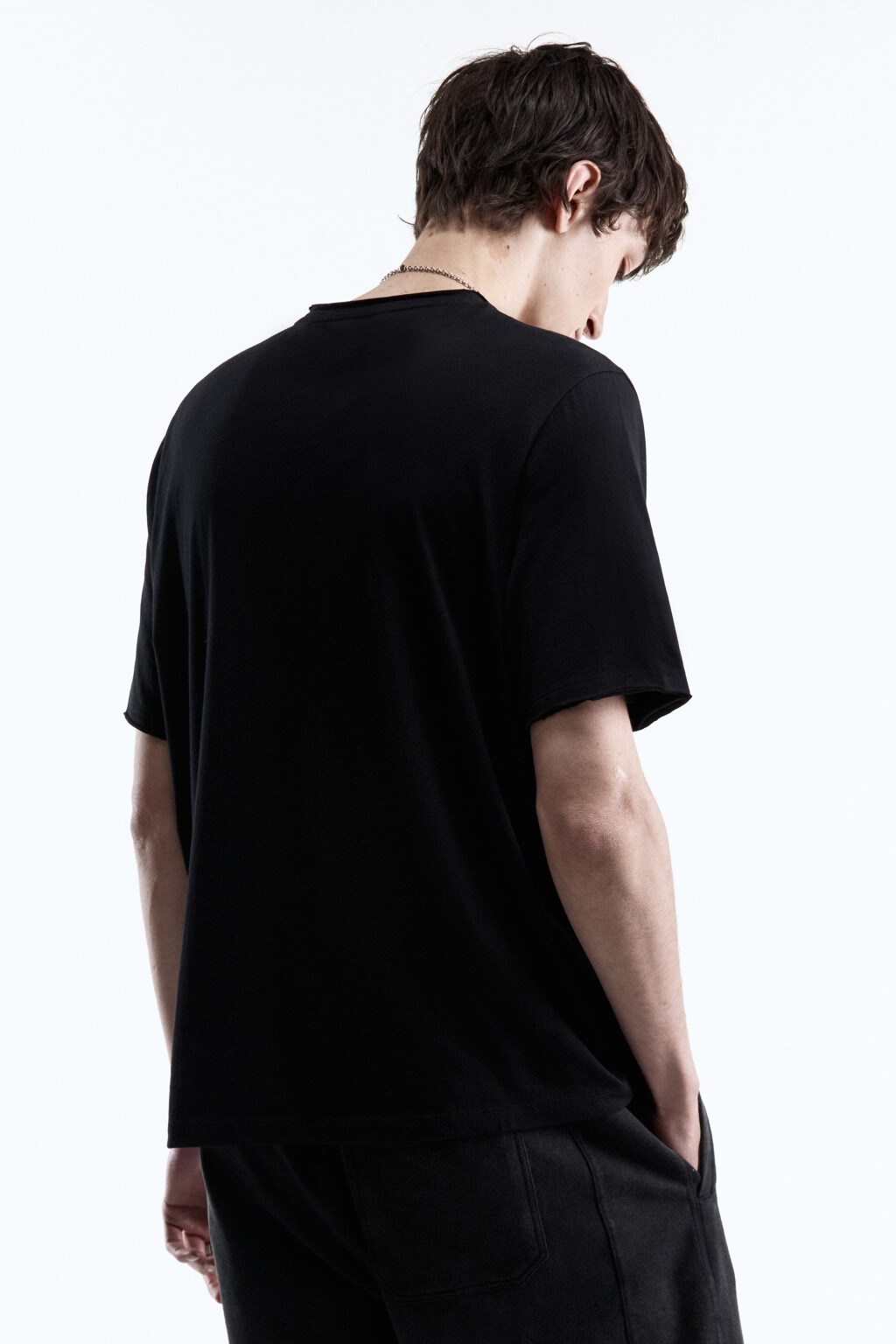 Футболка хлопковая с открытыми срезами - цвет черный - 3