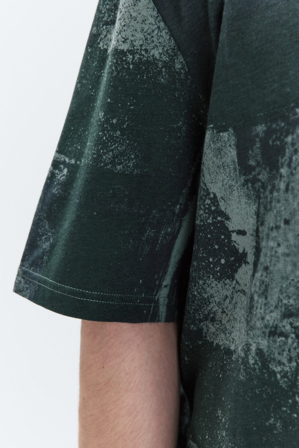 Футболка хлопковая с принтом-абстракцией - цвет зеленый - 7