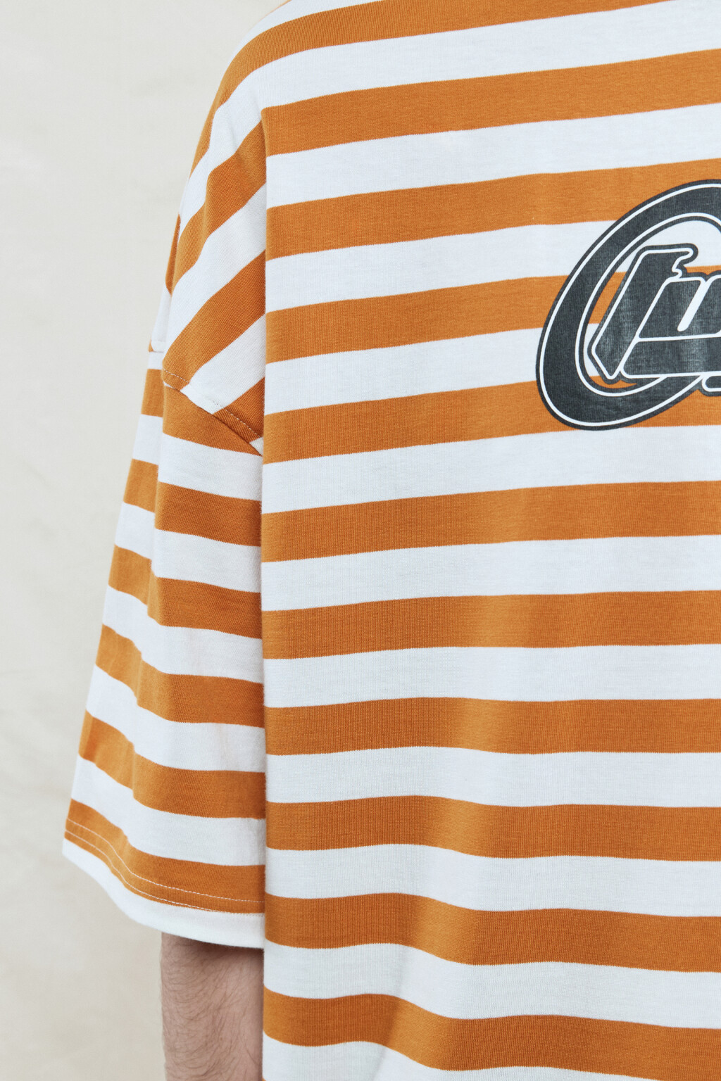 Футболка хлопковая в полоску с надписью - цвет белый - 7