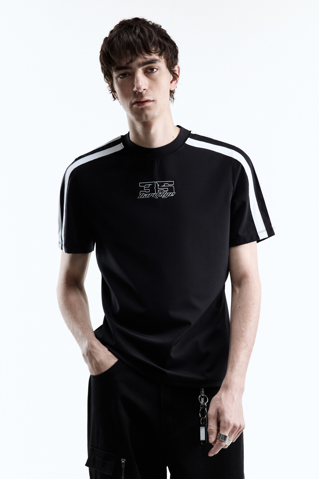 Футболка облегающая с принтом в спортивном стиле - цвет черный - 2