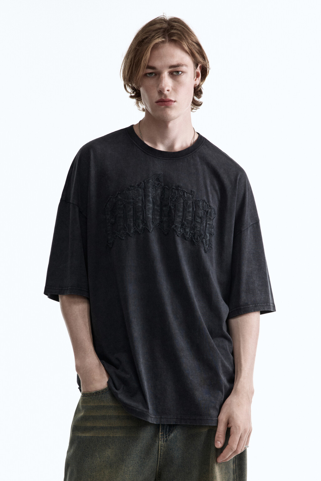 Футболка oversize с вареным эффектом и принтом - цвет черный - 1