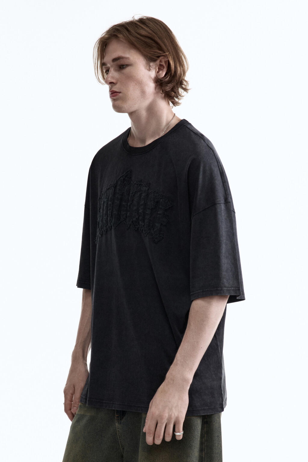 Футболка oversize с вареным эффектом и принтом - цвет черный - 2