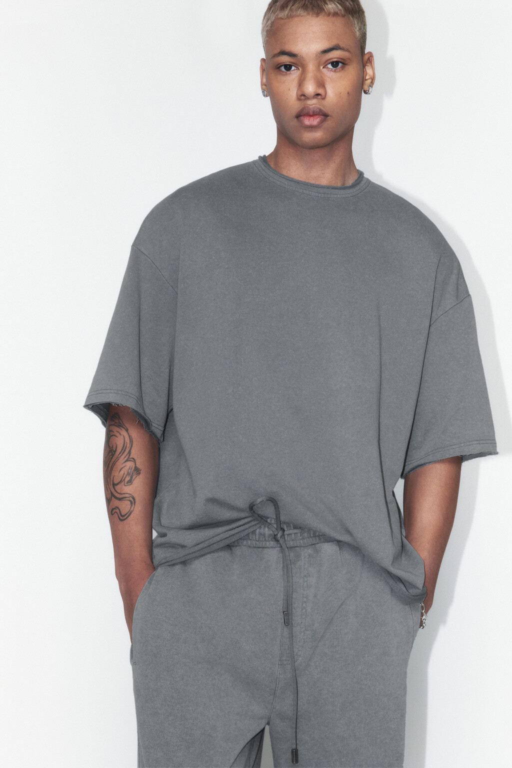 Футболка плотная хлопковая с вареным эффектом - цвет серый - 1