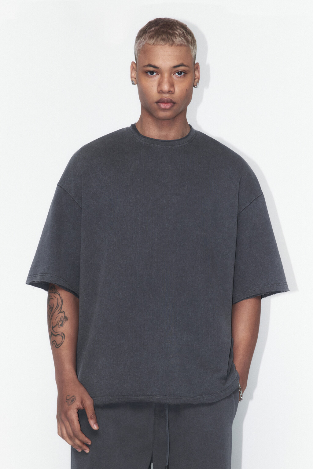 Футболка плотная хлопковая с вареным эффектом - цвет серый - 2