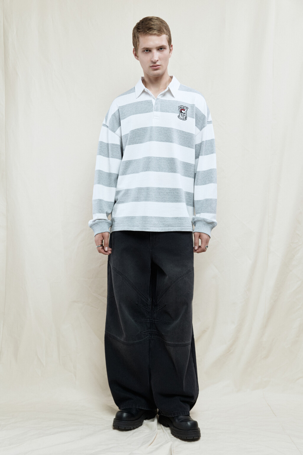 Джемпер-поло в полоску с вышивкой на груди - цвет серый - 6