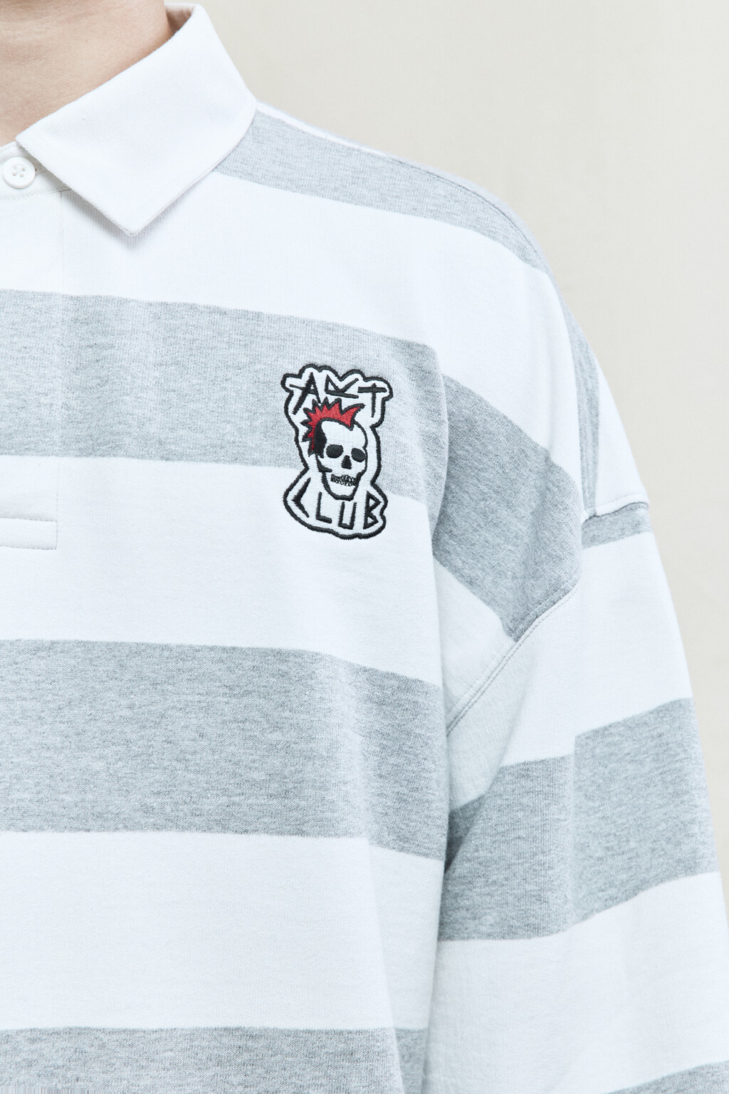 Джемпер-поло в полоску с вышивкой на груди - цвет серый - 8