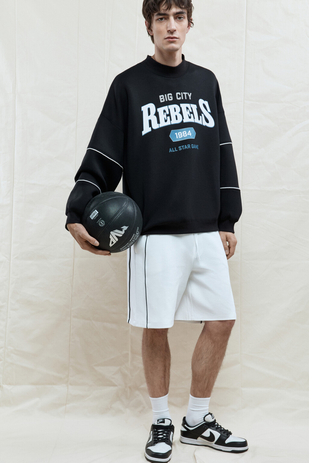 Свитшот oversize с принтом в спортивном стиле - цвет черный - 1