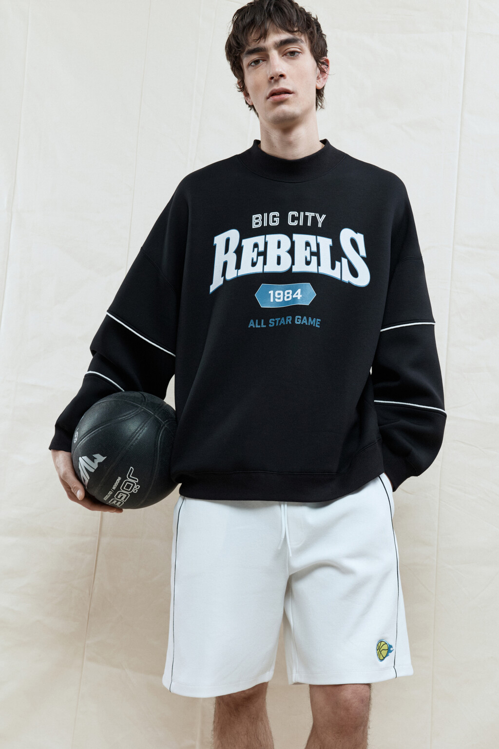 Свитшот oversize с принтом в спортивном стиле - цвет черный - 2