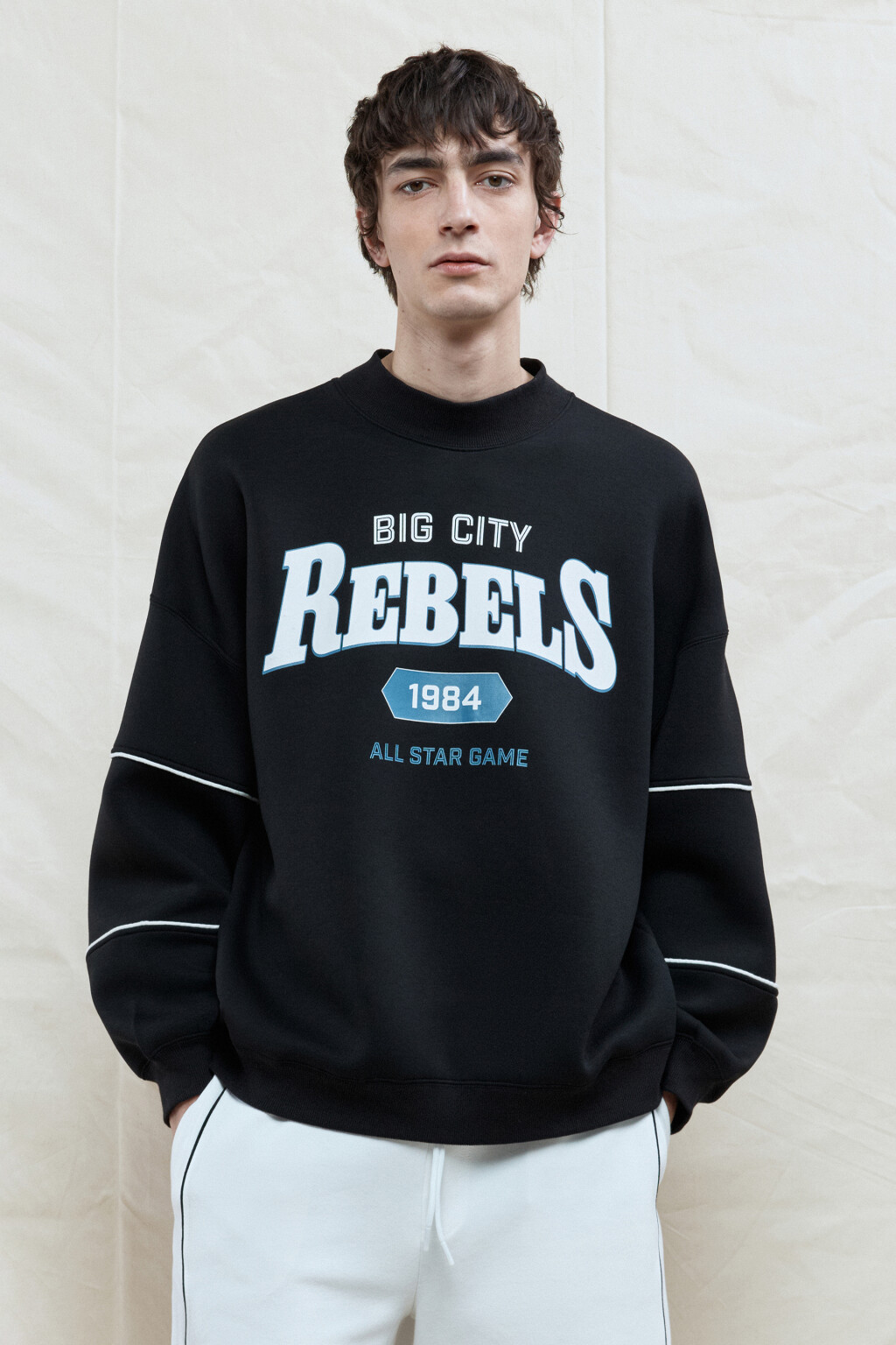 Свитшот oversize с принтом в спортивном стиле - цвет черный - 3