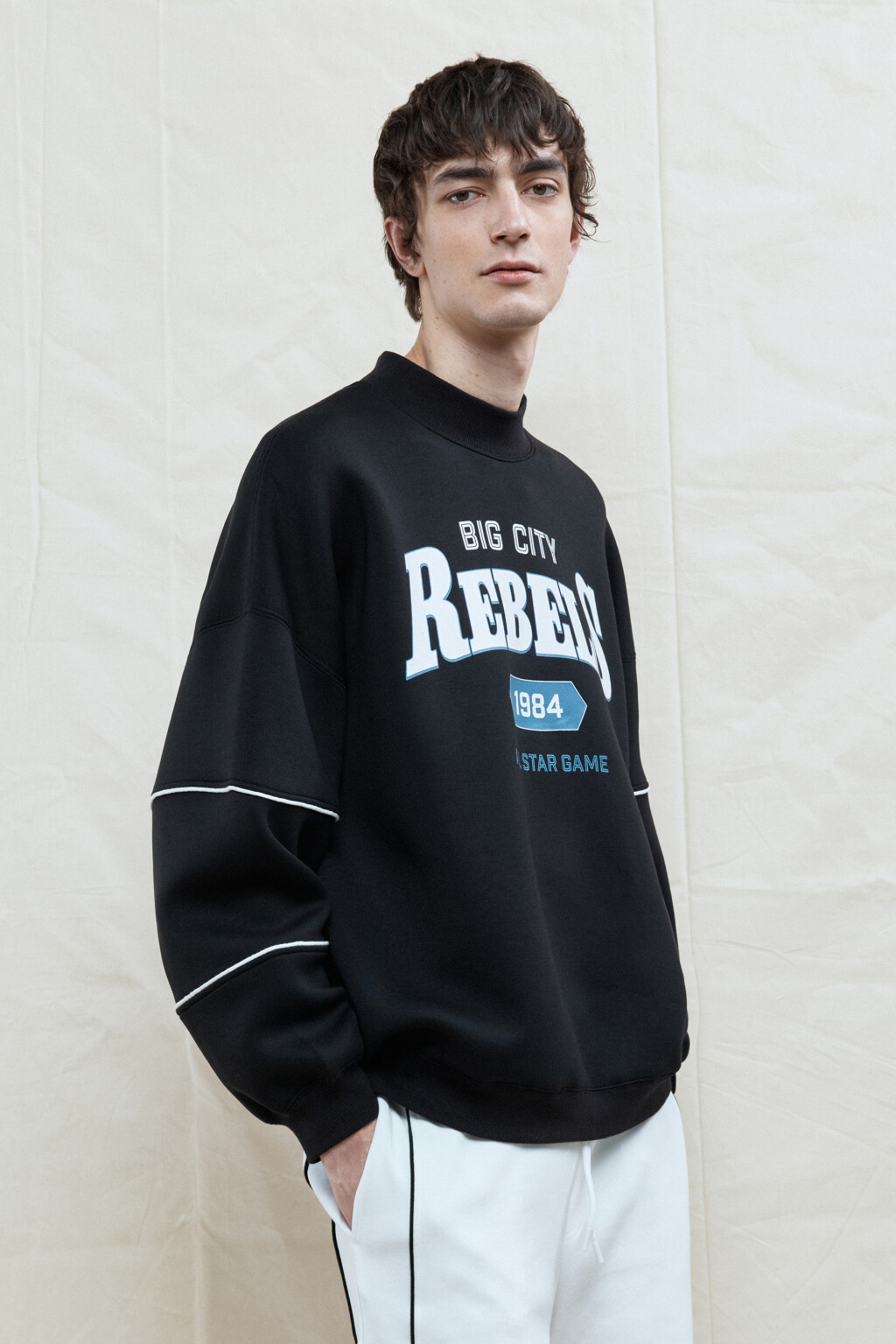 Свитшот oversize с принтом в спортивном стиле - цвет черный - 4