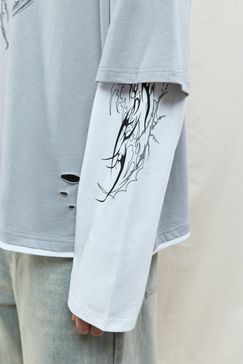 Лонгслив oversize с двойными рукавами и принтом - цвет черный - 7