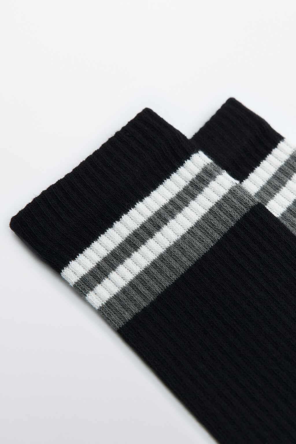 Носки высокие хлопковые с полосками - цвет черный - 2