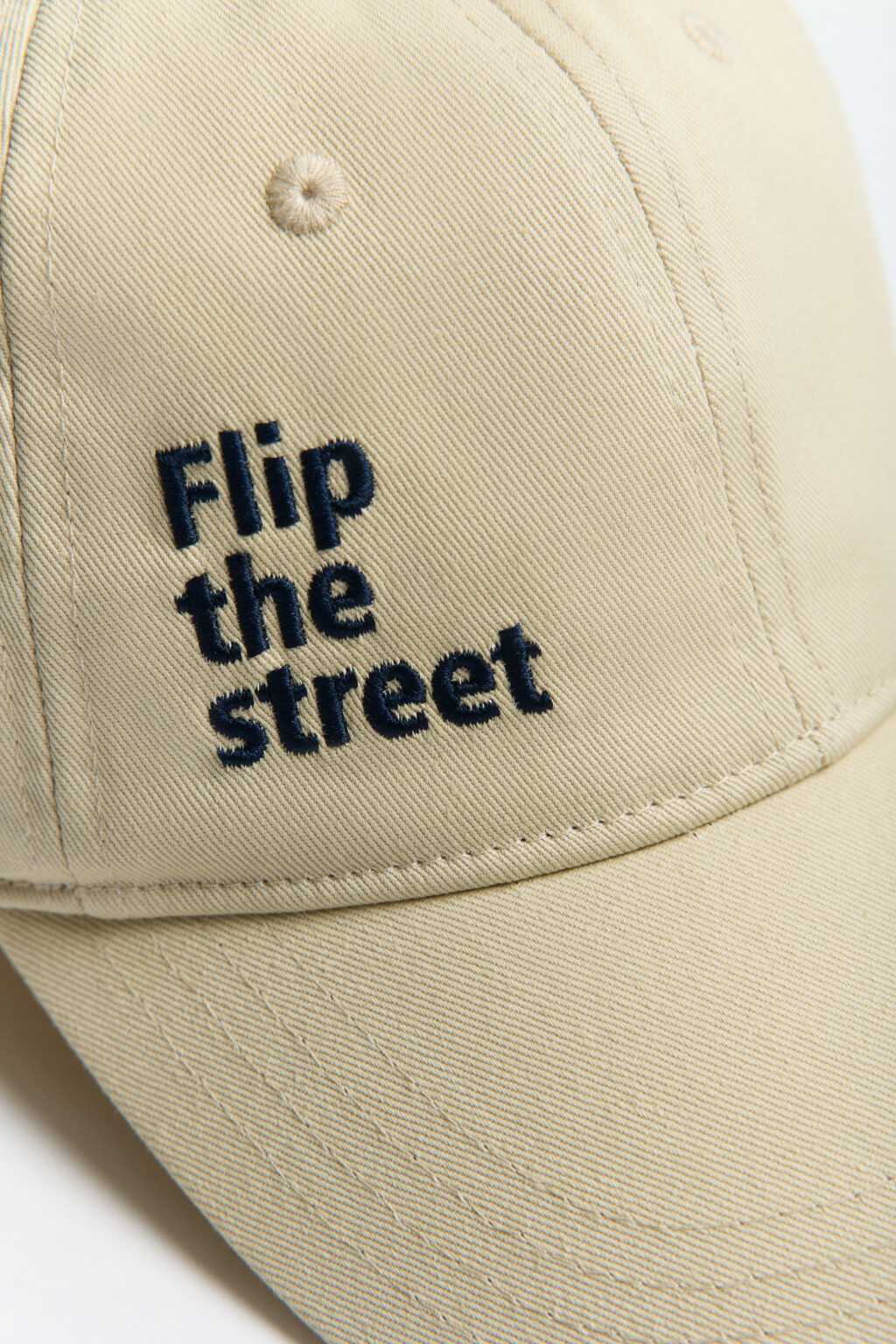 Бейсболка хлопковая с вышитой надписью - цвет бежевый - 3