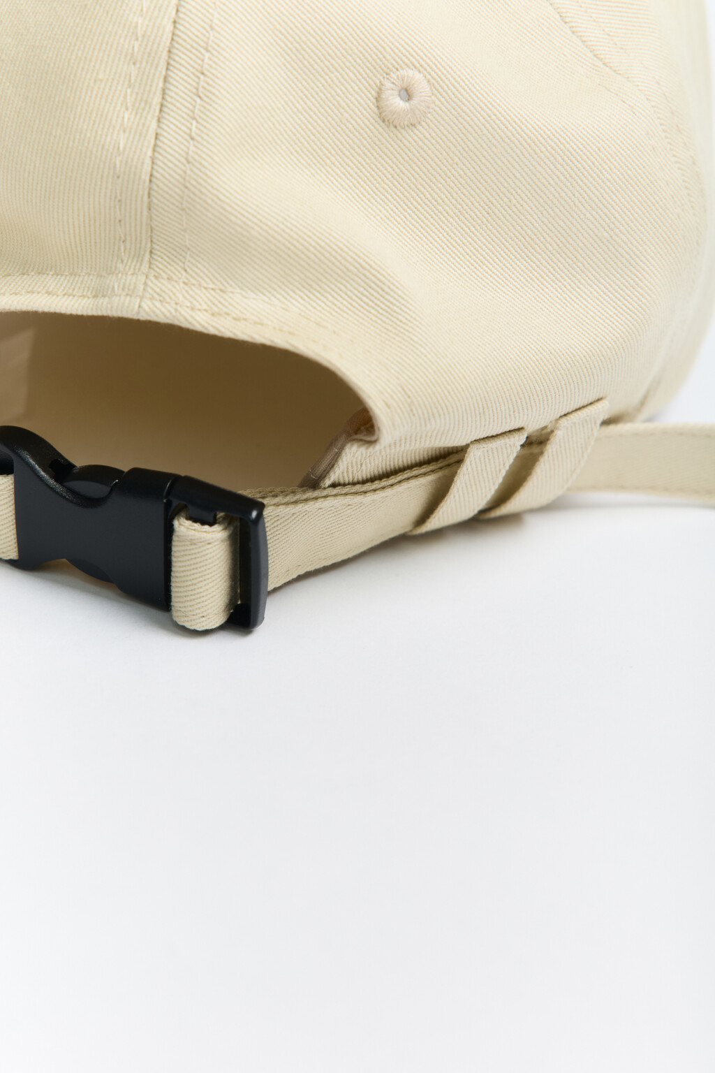 Бейсболка хлопковая с вышитой надписью - цвет бежевый - 4