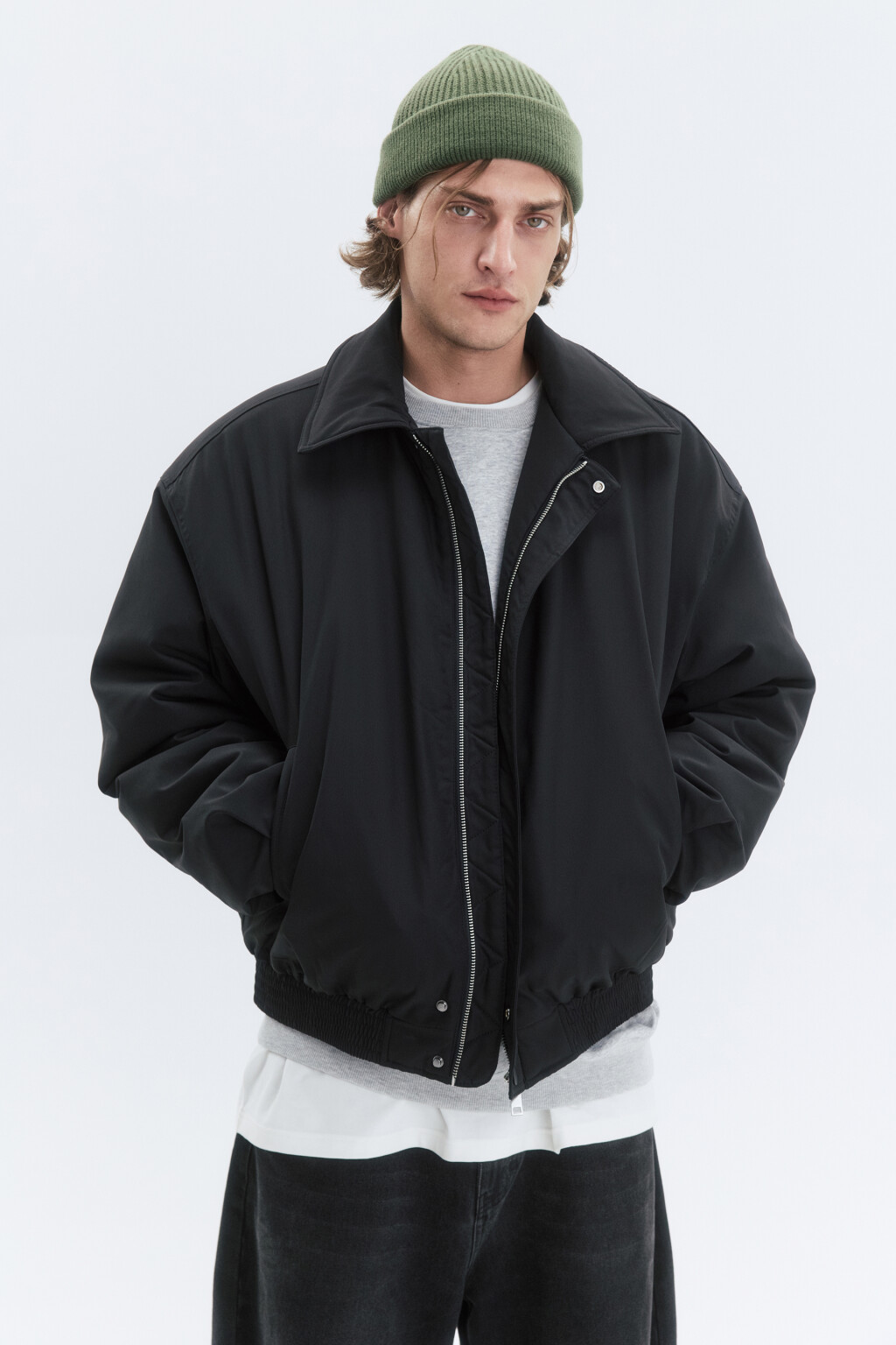 Шапка-бини короткая вязаная в рубчик - цвет зеленый - 3