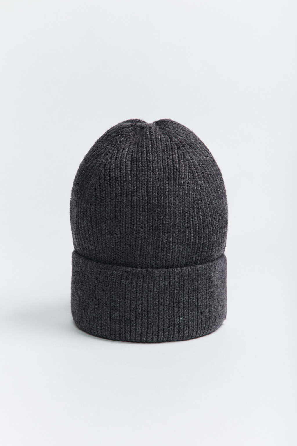 Шапка-бини вязаная в рубчик - цвет серый - 1