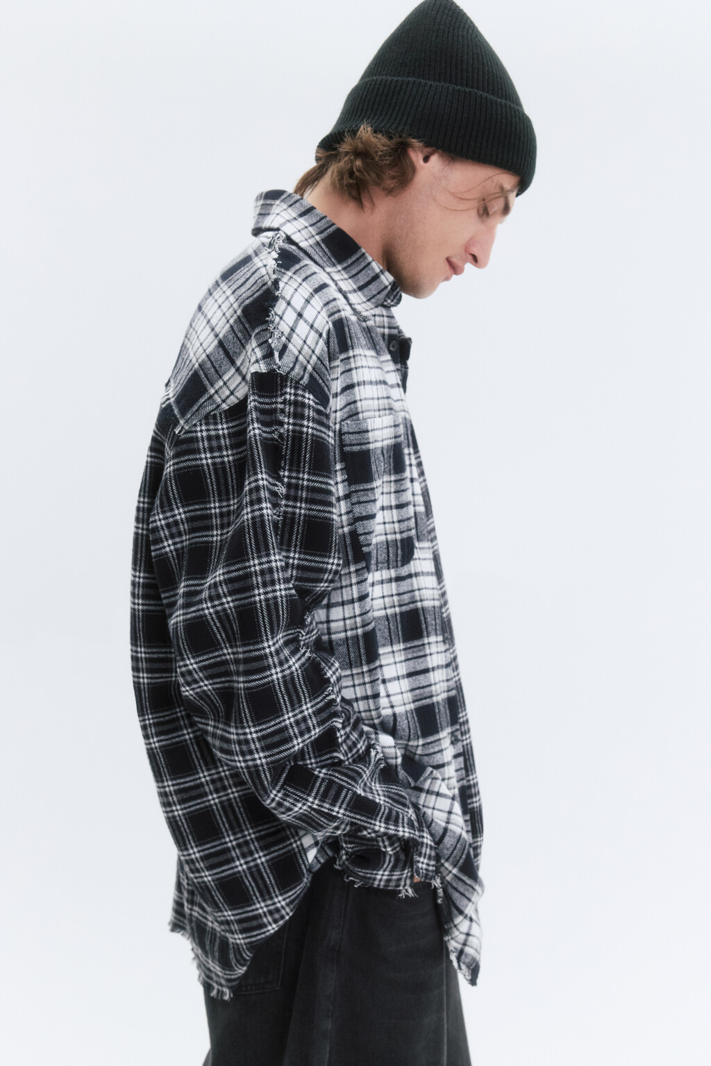 Шапка-бини вязаная в рубчик - цвет черный - 4