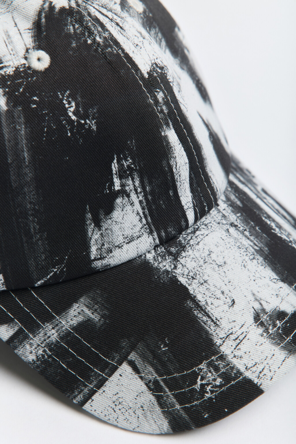 Бейсболка хлопковая с принтом-абстракцией - цвет черный - 3