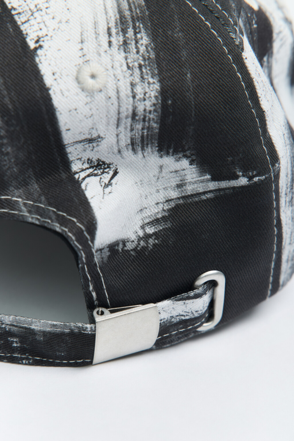 Бейсболка хлопковая с принтом-абстракцией - цвет черный - 4