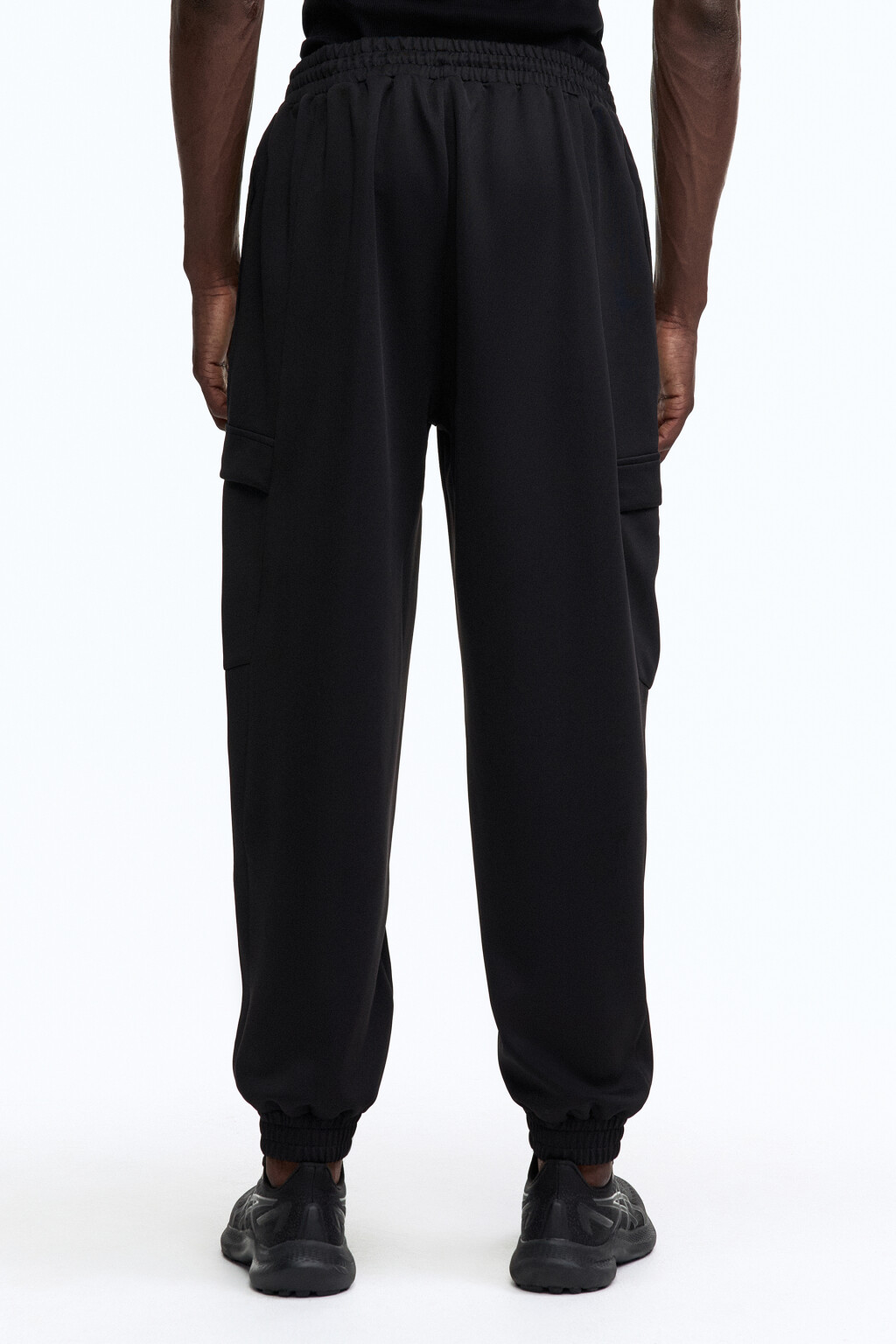 Брюки-джоггеры спортивные с накладными карманами - цвет черный - 4