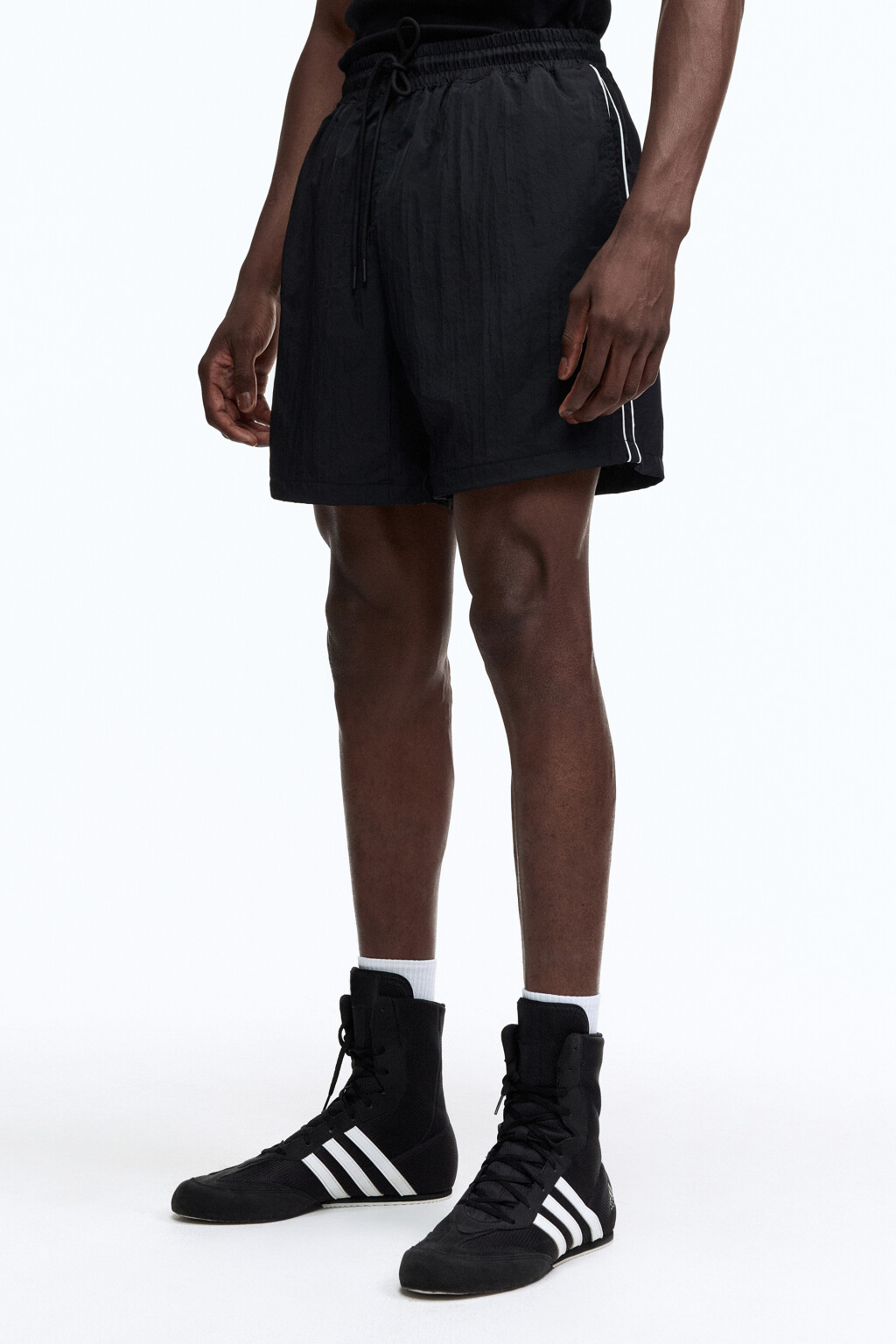 Шорты спортивные с лампасами - цвет черный - 3