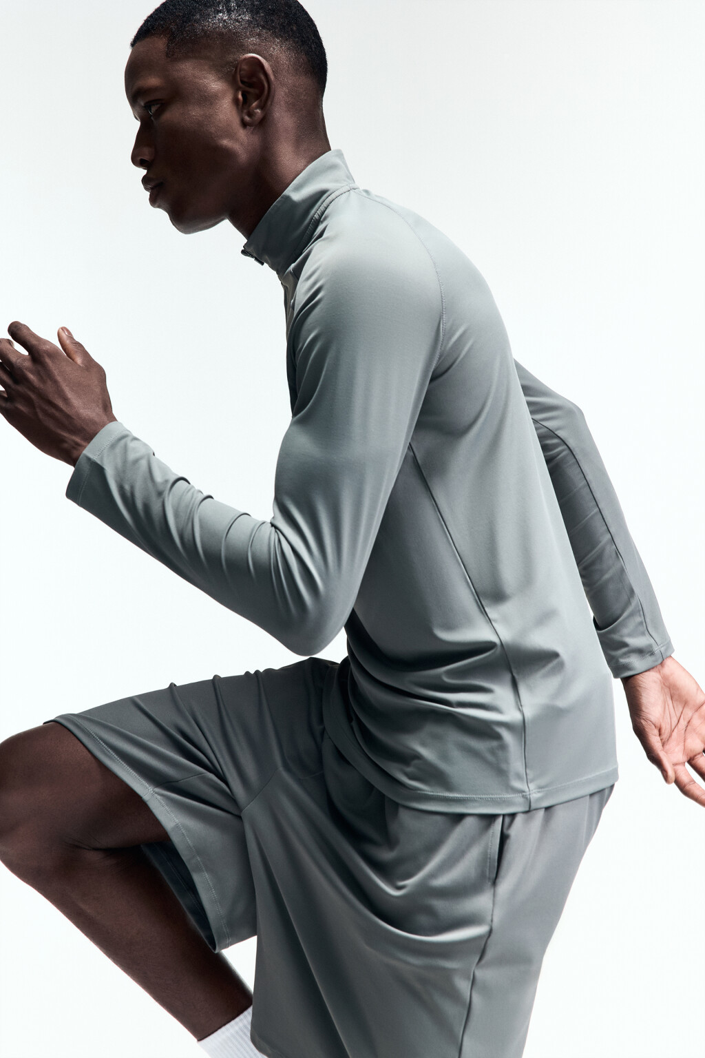 Лонгслив спортивный с воротником-стойкой на молнии - цвет зеленый - 1