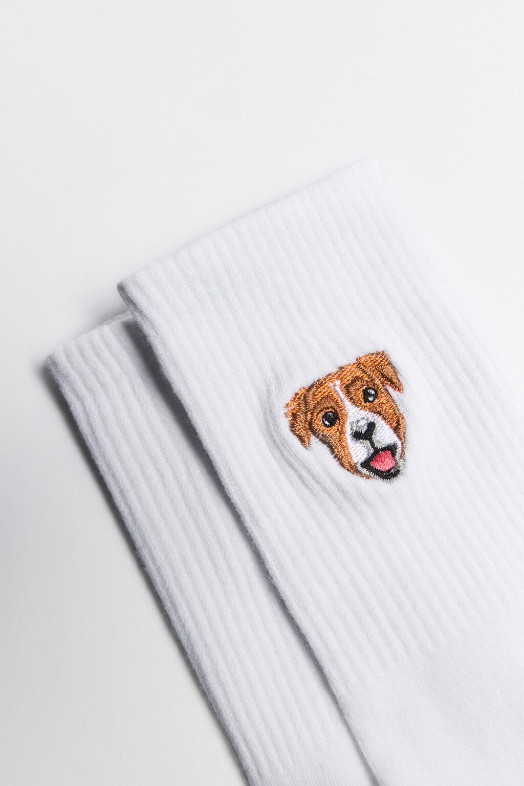 Носки высокие с вышитой собачкой - цвет белый - 2