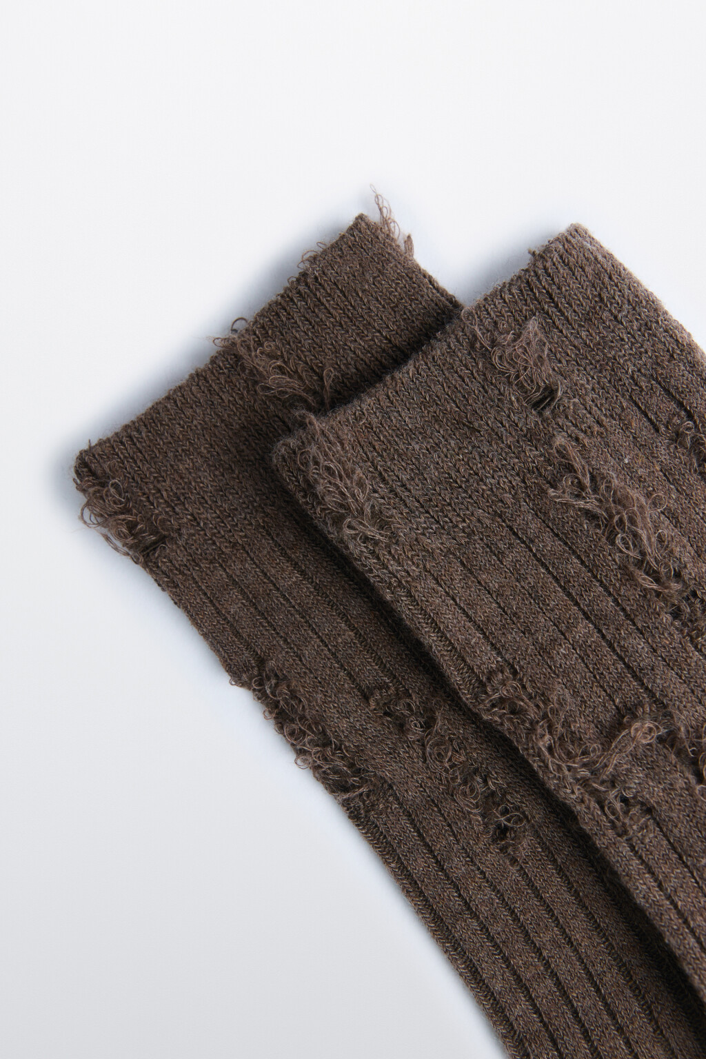 Носки высокие рваные в стиле гранж - цвет коричневый - 2