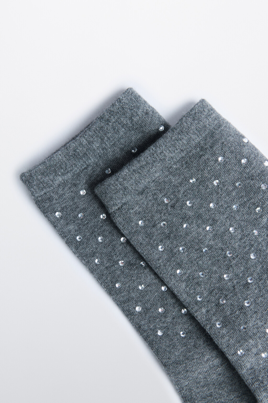 Носки высокие гладкие со стразами - цвет серый - 2