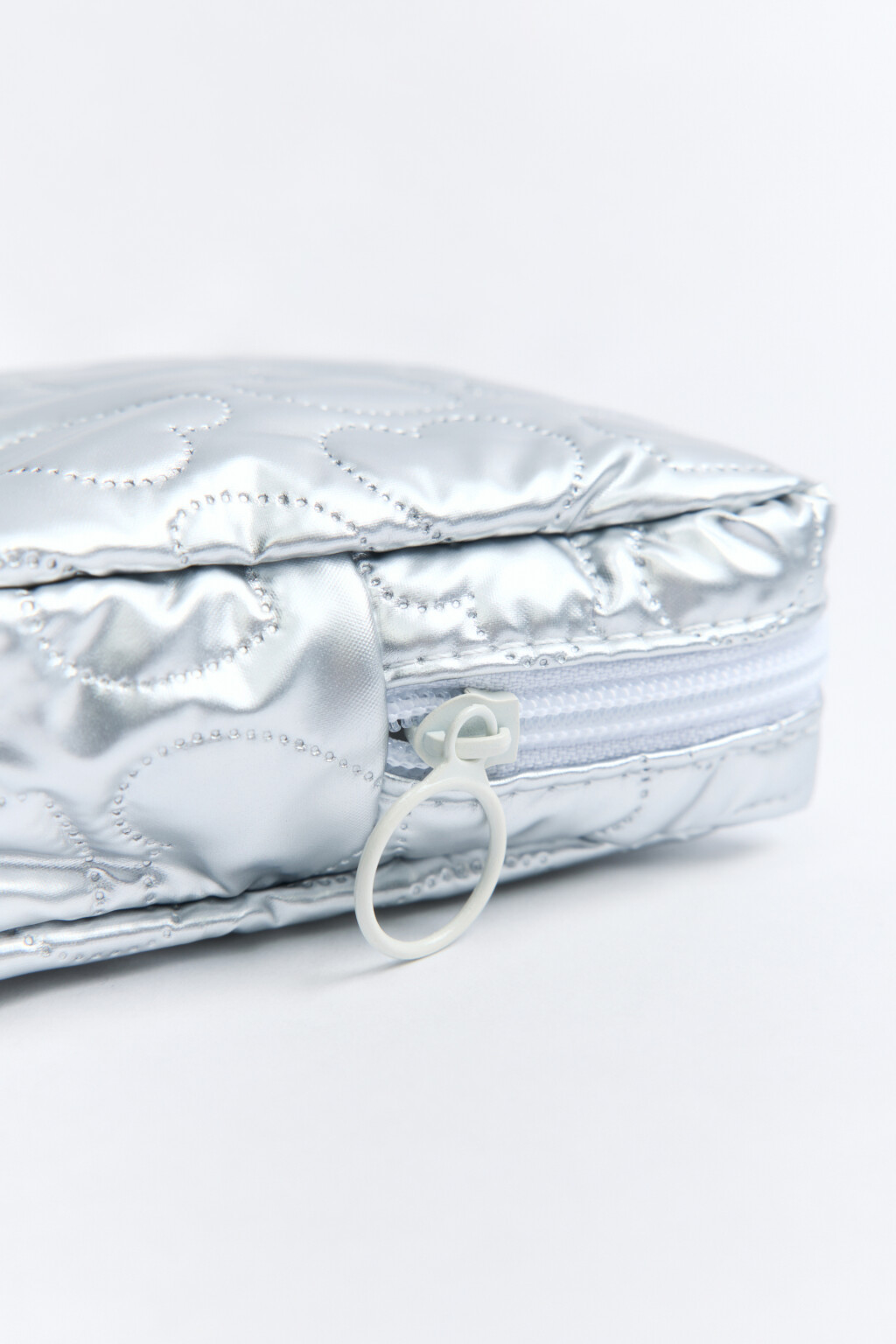 Косметичка стеганая с сердечками - цвет серый - 2