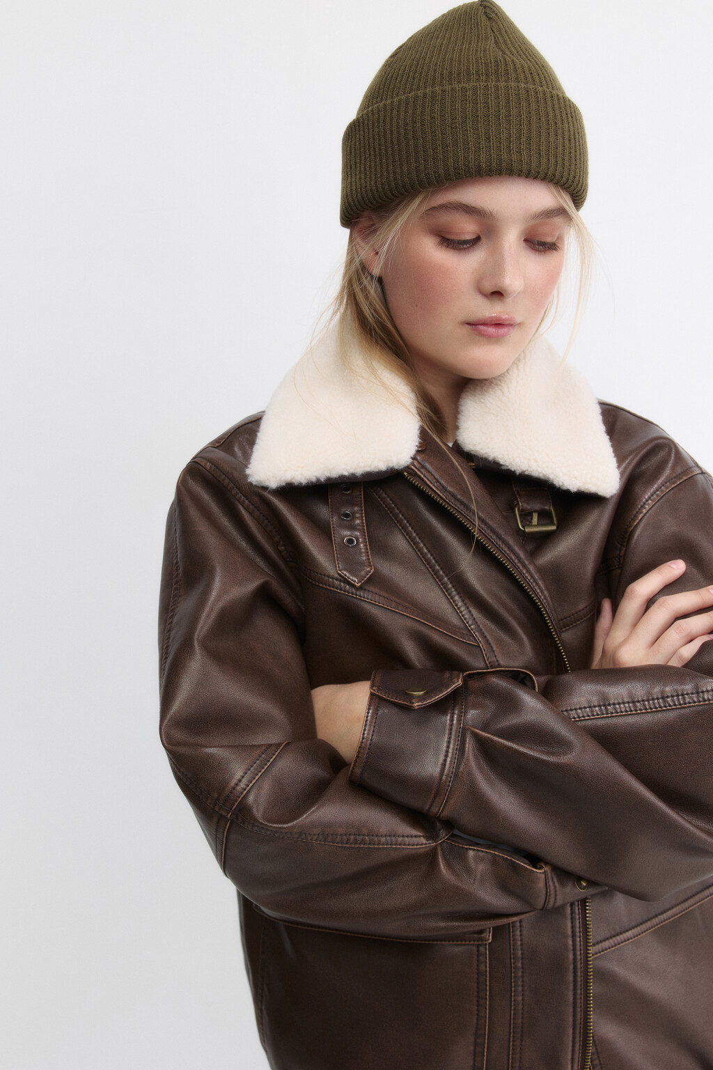 Шапка-бини вязаная в рубчик - цвет зеленый - 4