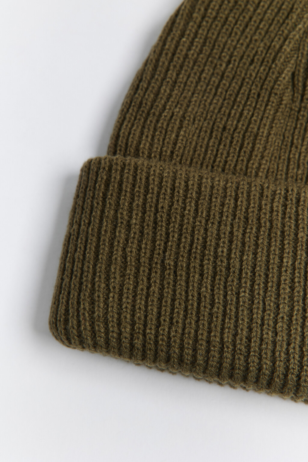 Шапка-бини вязаная в рубчик - цвет зеленый - 2
