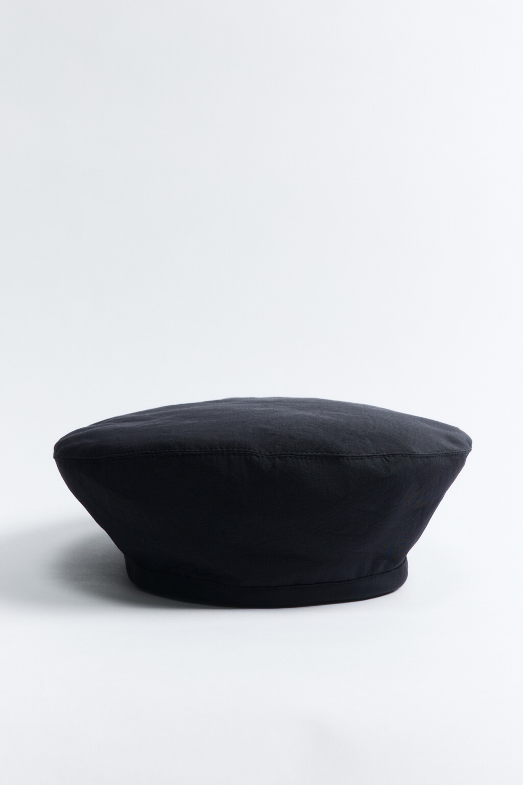 Берет текстильный со шнурком - цвет черный - 1
