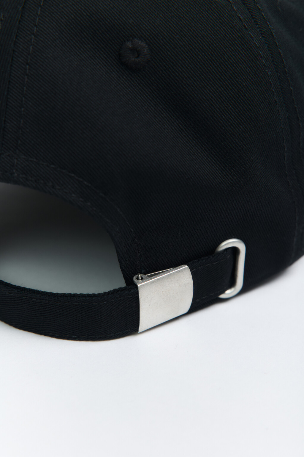 Бейсболка хлопковая с вышитой надписью - цвет черный - 4