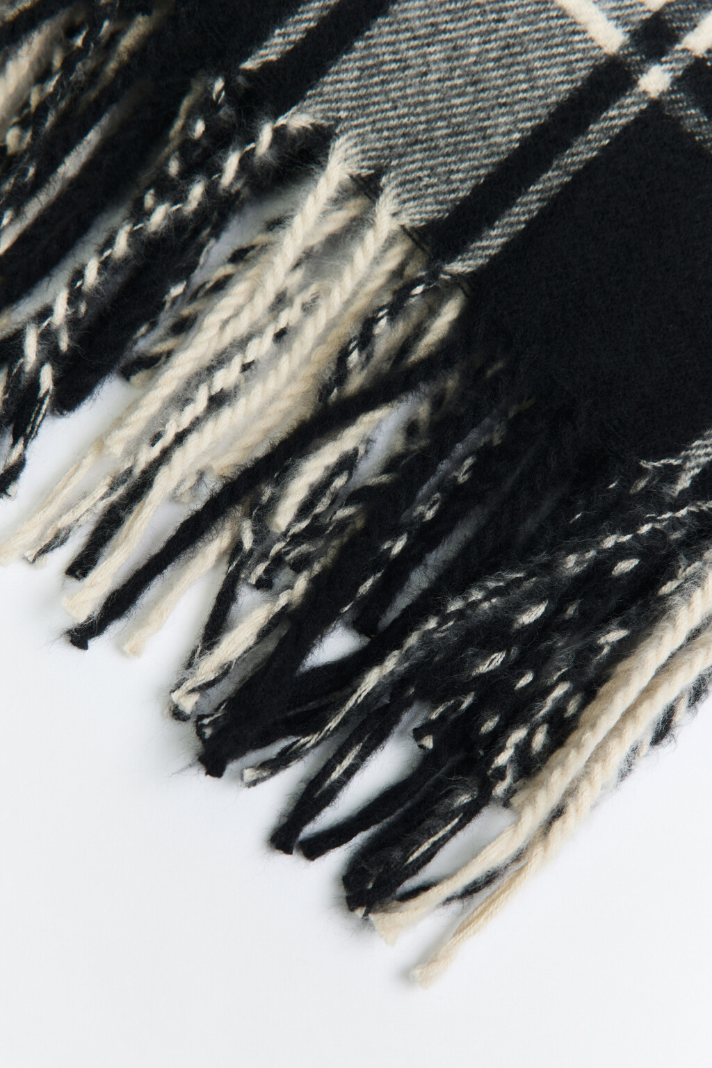 Шарф тонкой вязки клетчатый с бахромой - цвет бежевый - 2