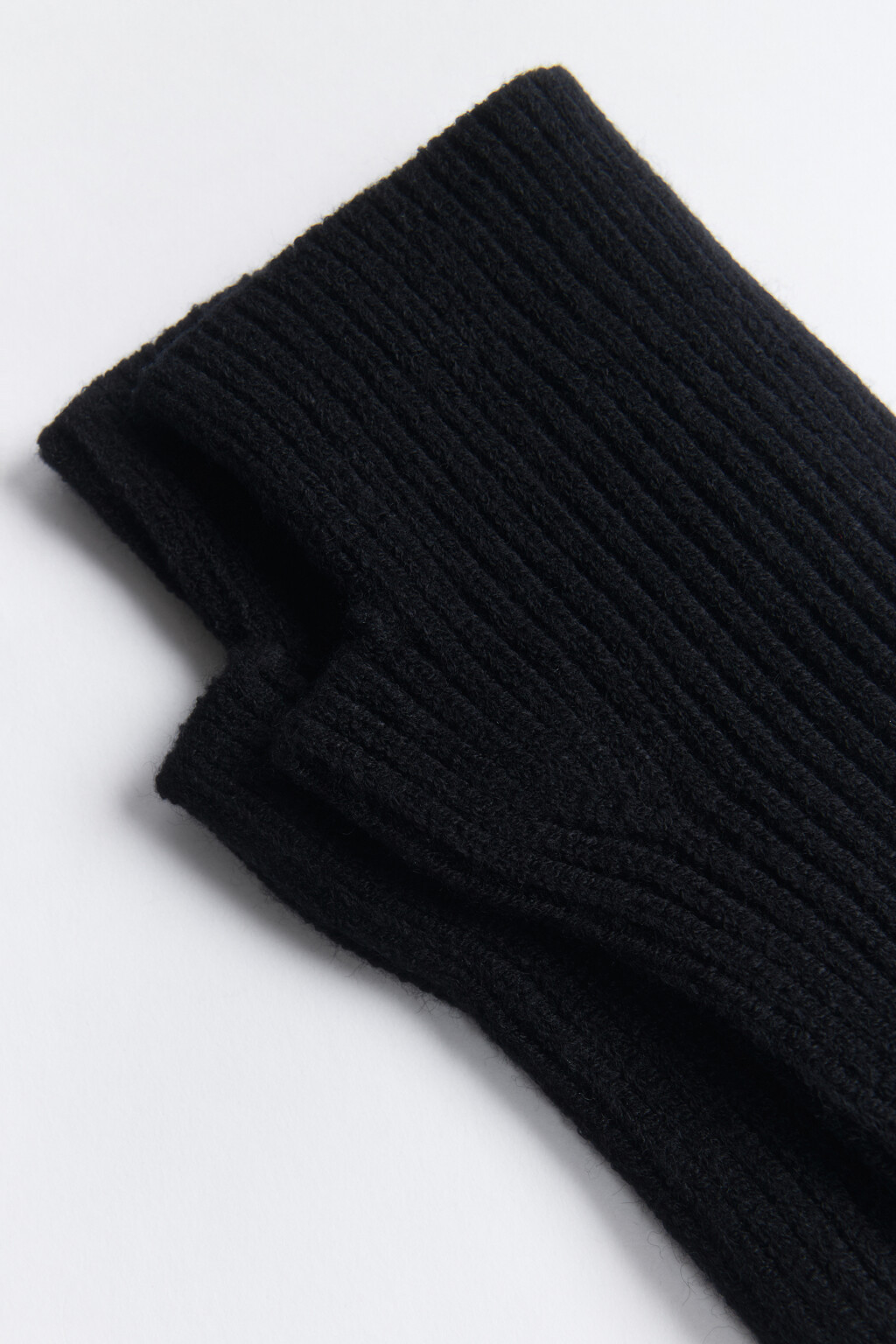 Митенки вязаные вискозные в рубчик - цвет черный - 2