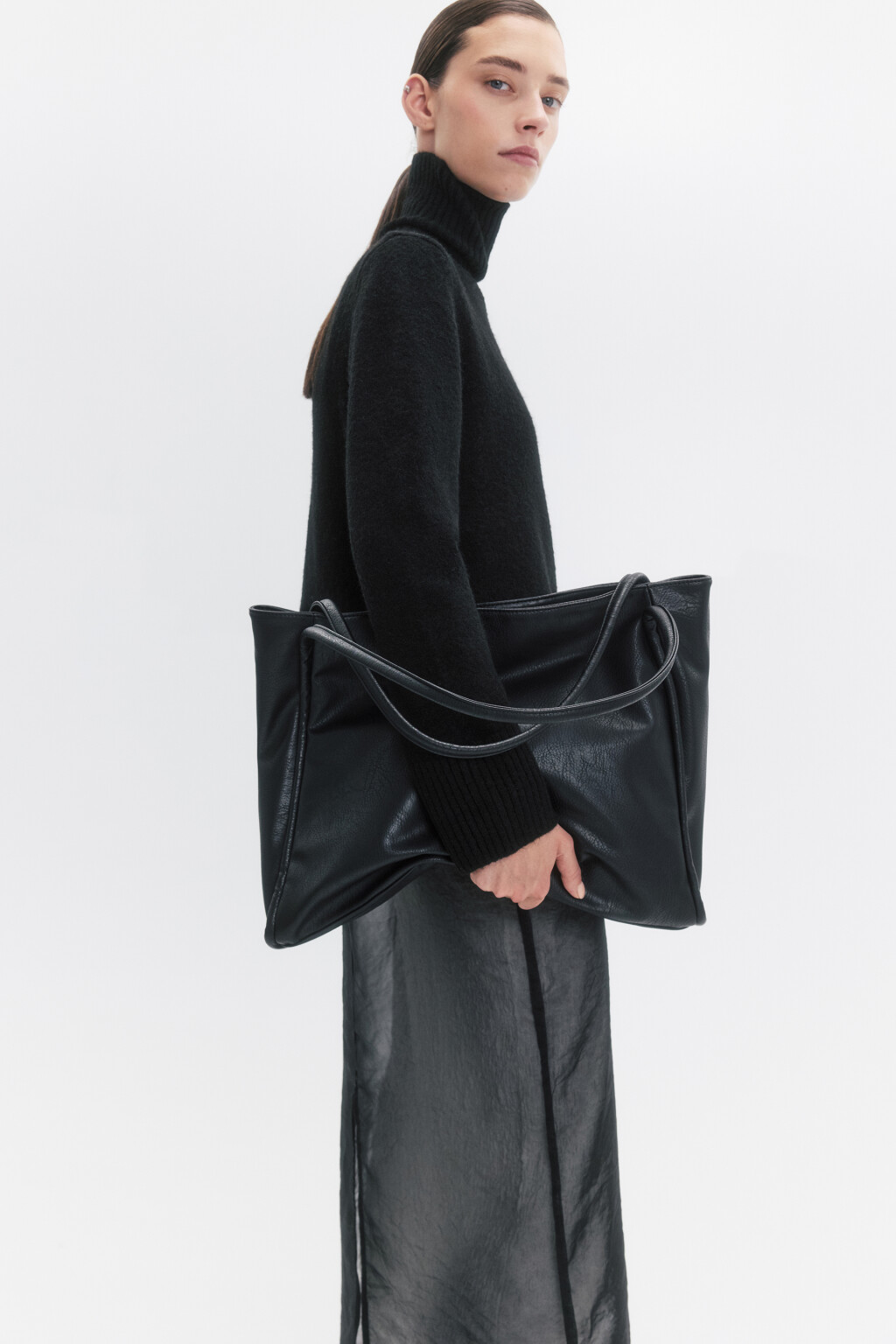 Сумка-шоппер из искусственной кожи - цвет черный - 4