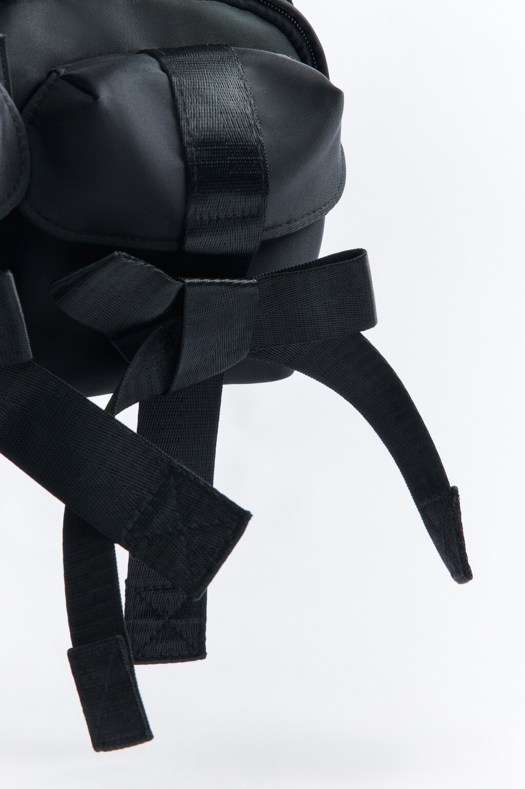 Сумка-кроссбоди текстильная с объемными бантами - цвет черный - 4