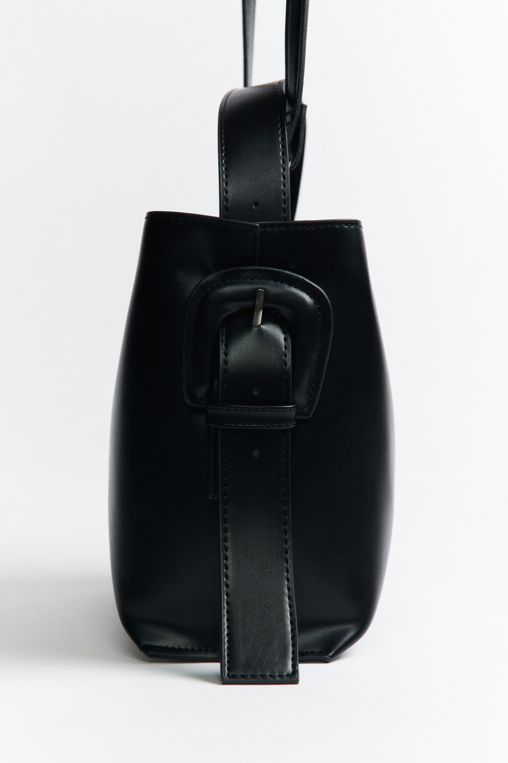 Сумка прямоугольная с ремнем через плечо - цвет черный - 4