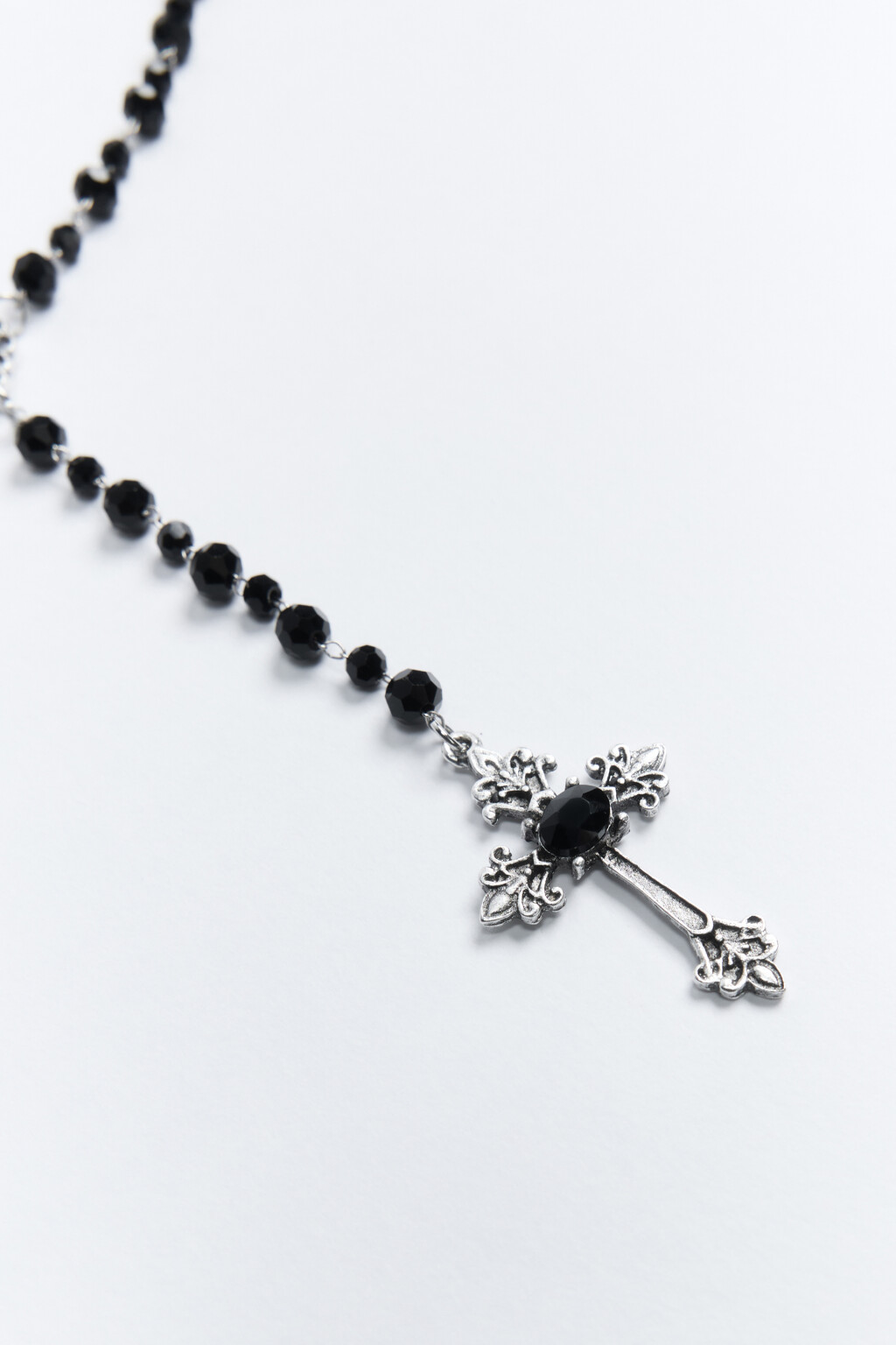 Цепочка многослойная с бусинками и крестами - цвет черный - 3