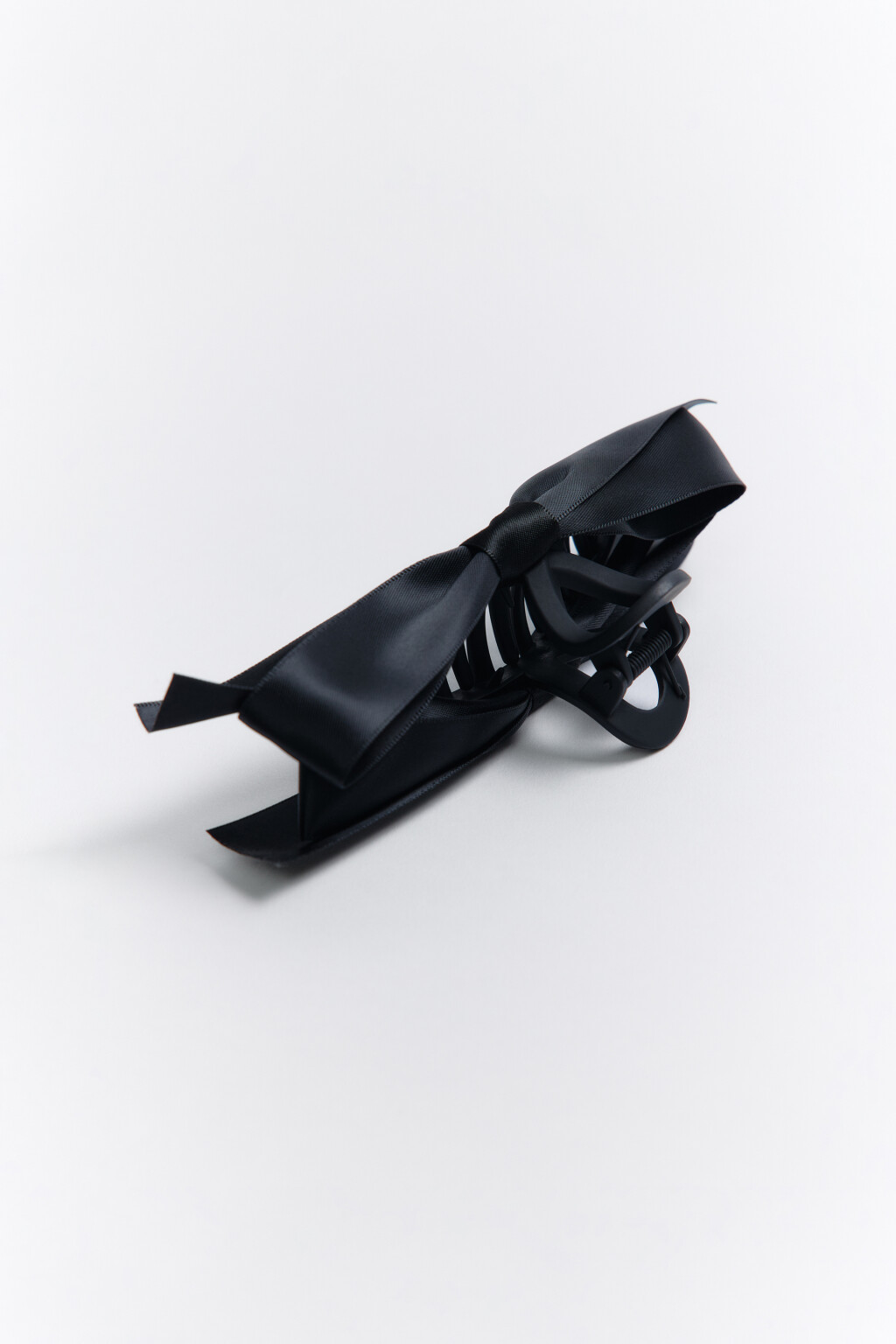 Заколка-зажим с атласным бантом - цвет черный - 2