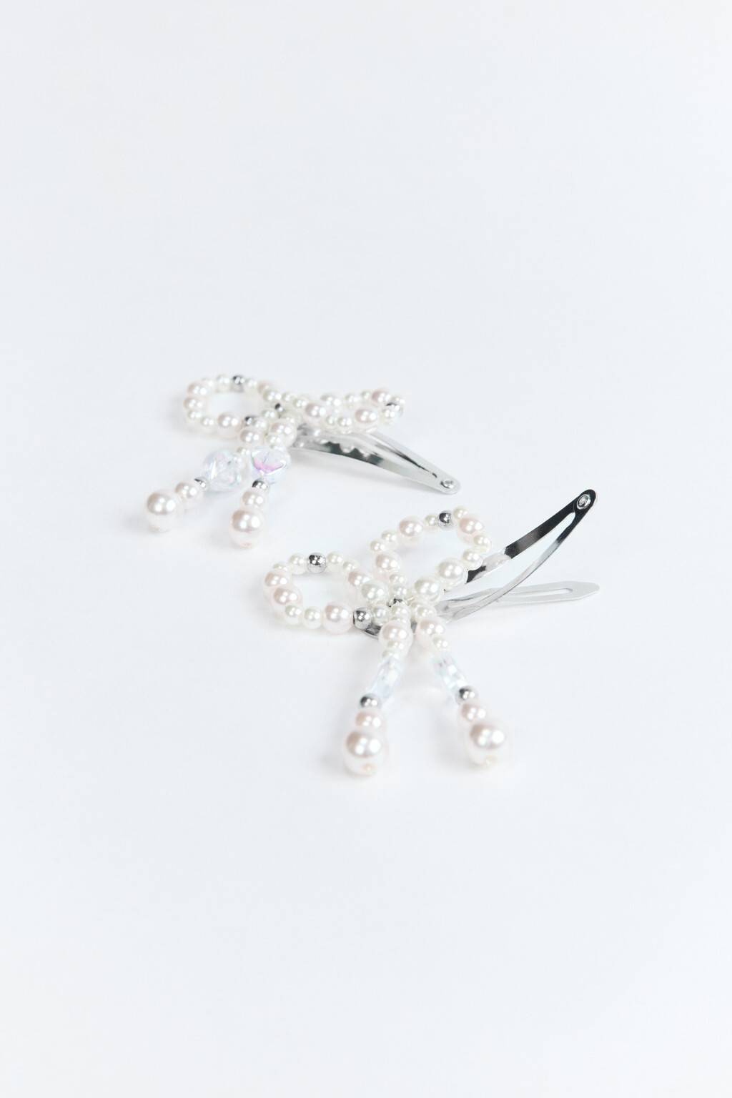 Набор заколок клик-клак с бантиками из бусин - цвет серый - 2