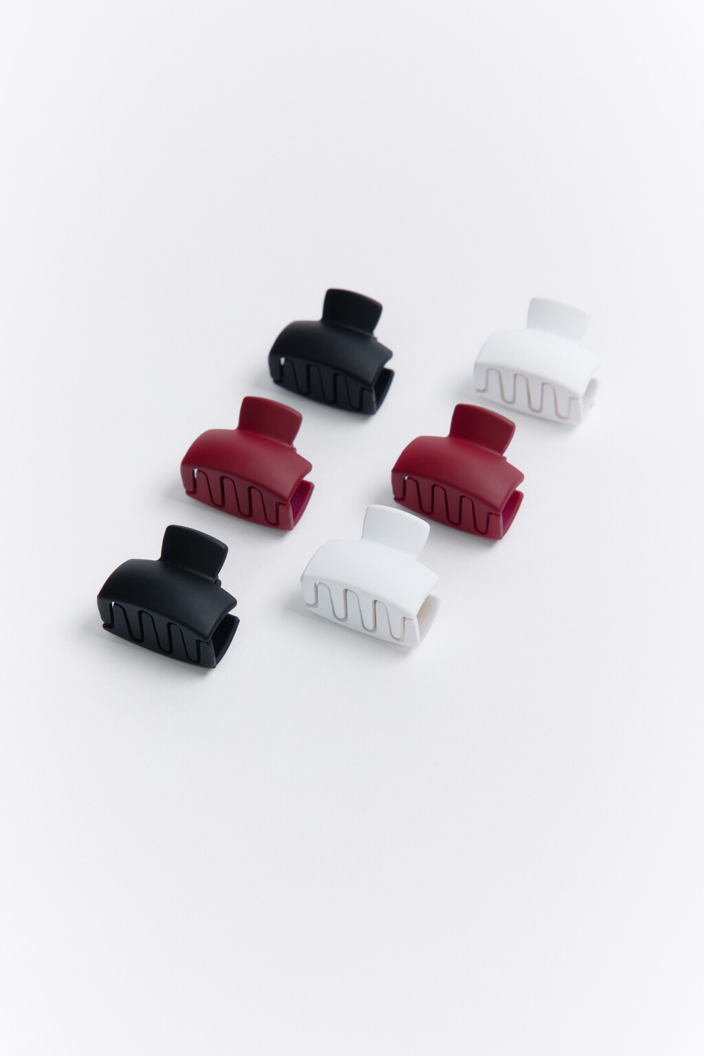 Набор заколок матовых (6 штук) - цвет мультиколор - 2