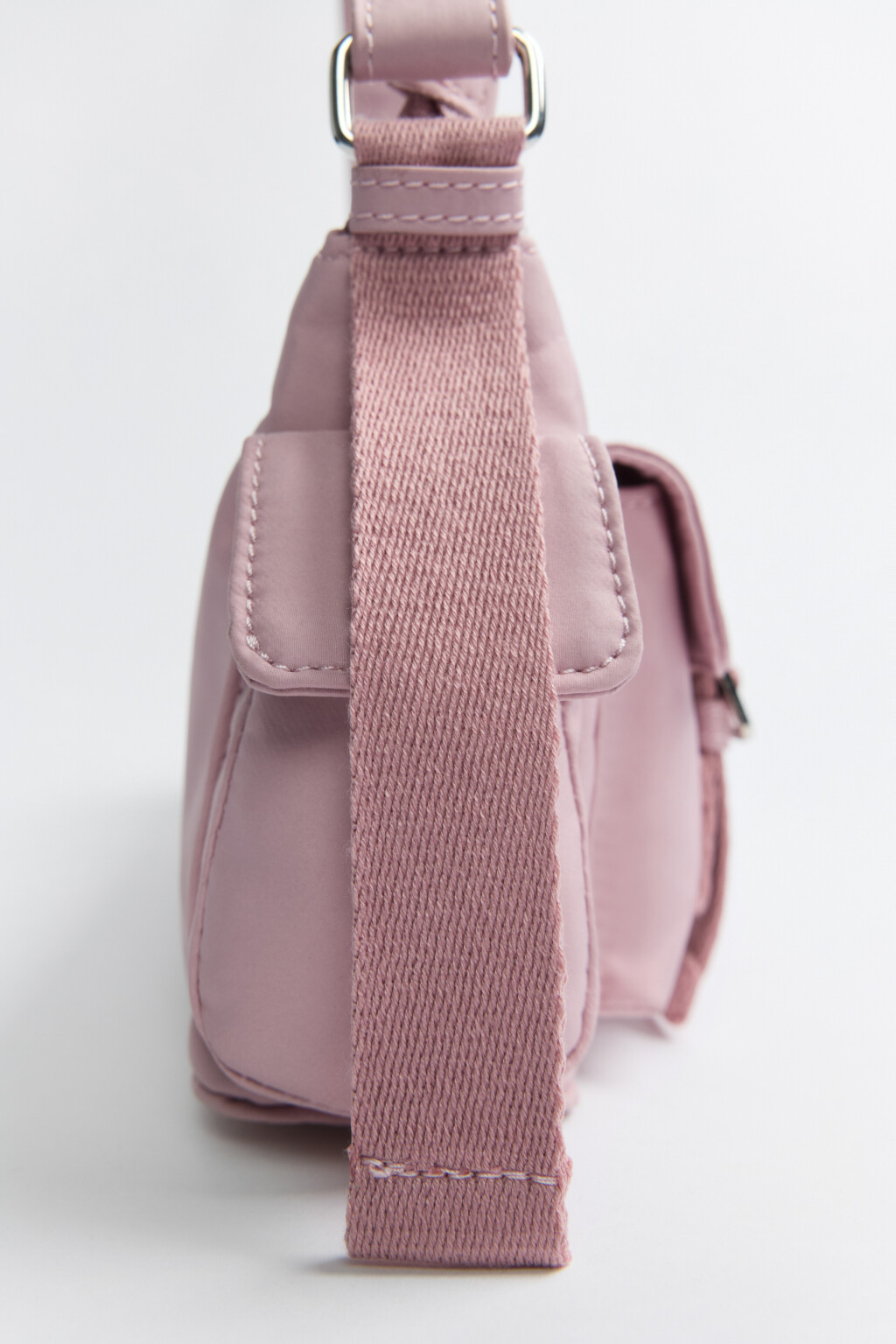 Сумка-багет текстильная с наружными карманами - цвет розовый - 3