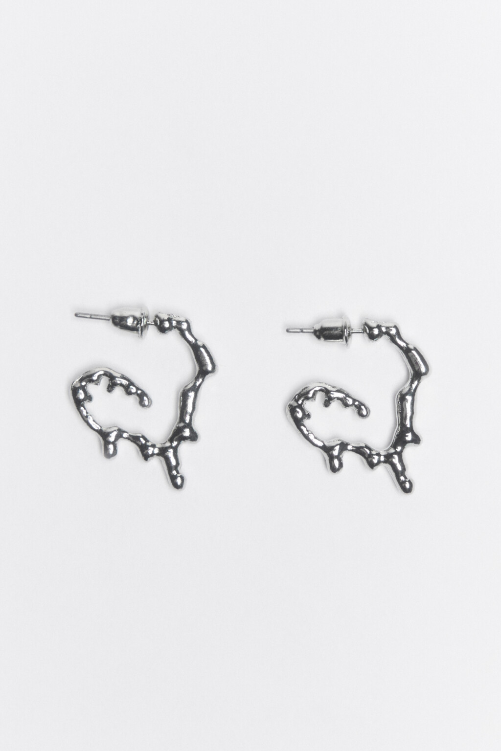 Серьги-полукольца в виде растаявших сердец - цвет серый - 1