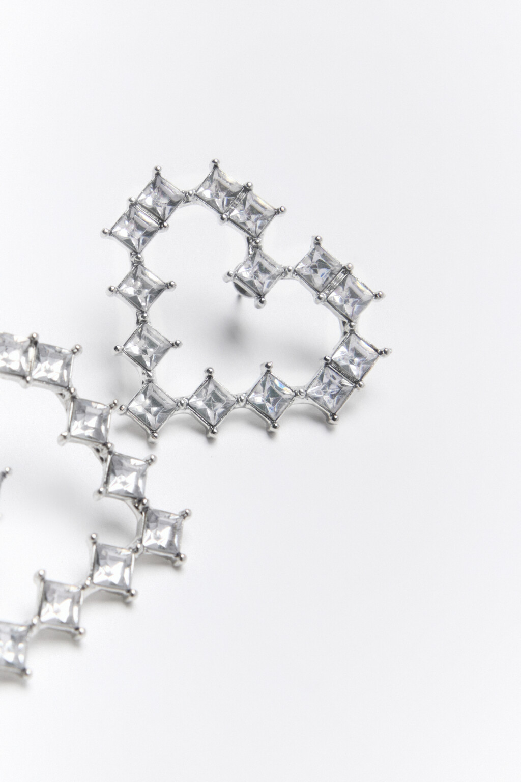 Серьги в виде сердца со стразами - цвет серый - 2