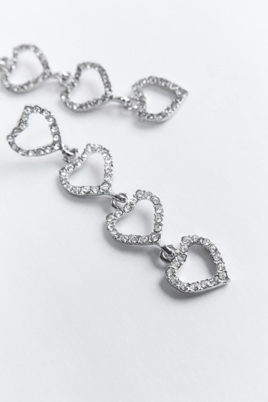 Серьги-гвоздики из сердечек со стразами - цвет серый - 2