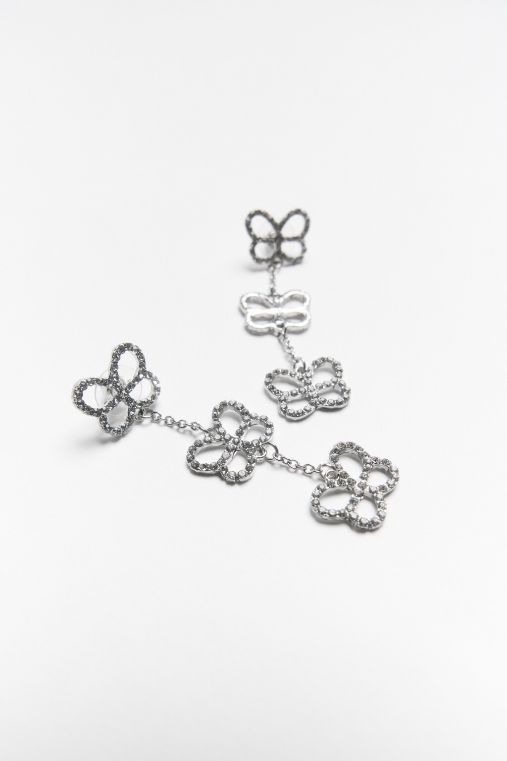 Серьги-цепочки с бабочками и стразами - цвет серый - 2