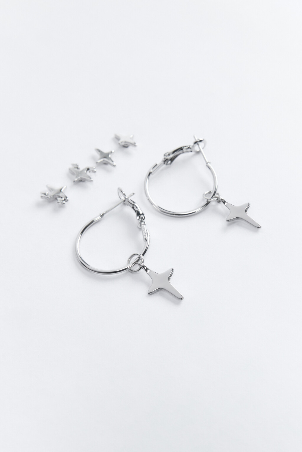 Серьги-кольца серебристые с подвесками - цвет серый - 2